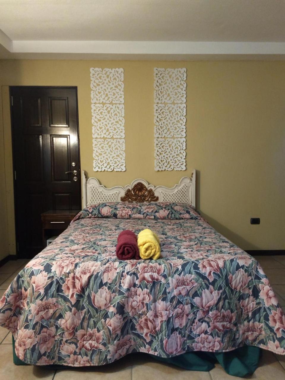 Give House Bed and Breakfast Γουατεμάλα Εξωτερικό φωτογραφία